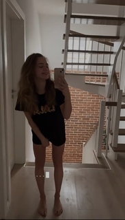 Wiktoria Gasiewska feet photo thumbnail