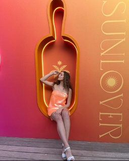 Wiktoria Gasiewska feet photo thumbnail