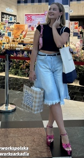 Wiktoria Gasiewska feet photo thumbnail