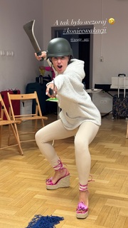 Wiktoria Gasiewska feet photo thumbnail