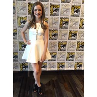 Willa Fitzgerald feet photo thumbnail