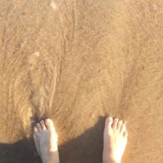 Willa Fitzgerald feet photo thumbnail