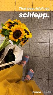 Willa Fitzgerald feet photo thumbnail