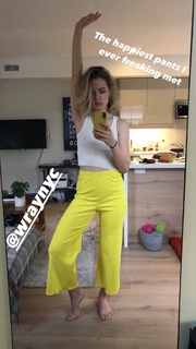 Willa Fitzgerald feet photo thumbnail