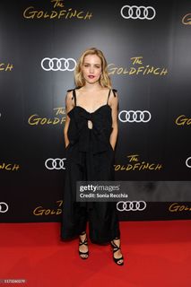 Willa Fitzgerald feet photo thumbnail