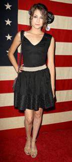Willa Holland feet photo thumbnail