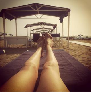 Willa Holland feet photo thumbnail