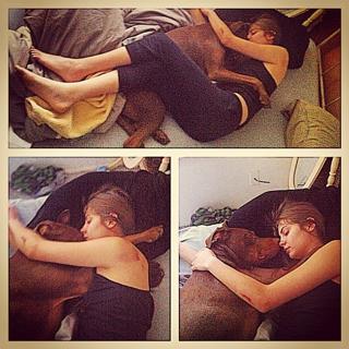 Willa Holland feet photo thumbnail