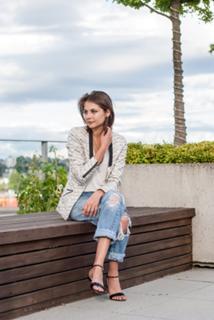 Willa Holland feet photo thumbnail
