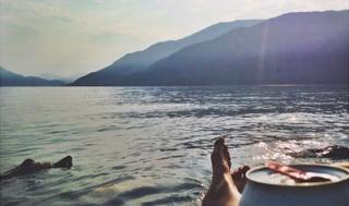 Willa Holland feet photo thumbnail