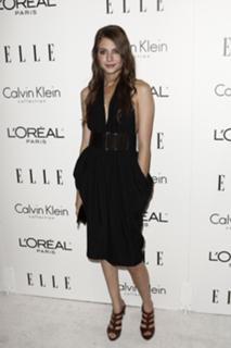 Willa Holland feet photo thumbnail
