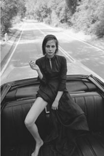 Willa Holland feet photo thumbnail