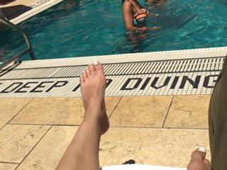Willa Holland feet photo thumbnail