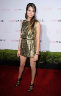 Willa Holland feet photo thumbnail
