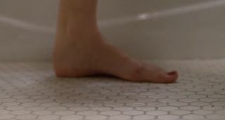 Willa Holland feet photo thumbnail