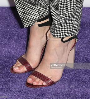 Willa Holland feet photo thumbnail