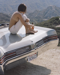 Willa Holland feet photo thumbnail