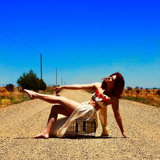 Willow Shields feet photo thumbnail