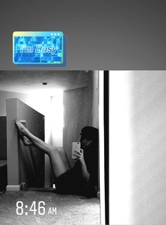Willow Shields feet photo thumbnail