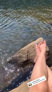 Willow Shields feet photo thumbnail
