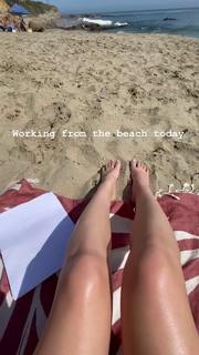 Willow Shields feet photo thumbnail