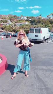 Willow Shields feet photo thumbnail