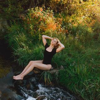 Willow Shields feet photo thumbnail