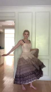 Willow Shields feet photo thumbnail