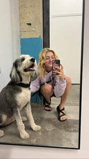 Willow Shields feet photo thumbnail