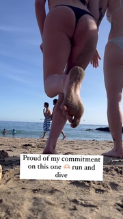 Willow Shields feet photo thumbnail