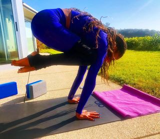 Willow Smith feet photo thumbnail