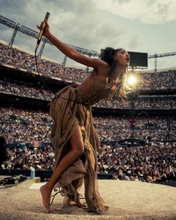 Willow Smith feet photo thumbnail