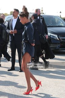 Willow Smith feet photo thumbnail
