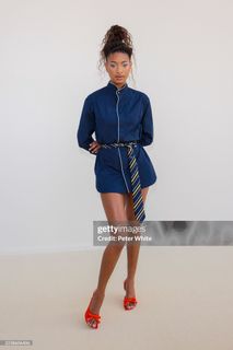 Willow Smith feet photo thumbnail