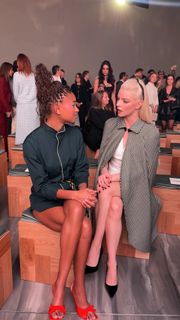 Willow Smith feet photo thumbnail