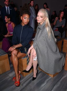 Willow Smith feet photo thumbnail