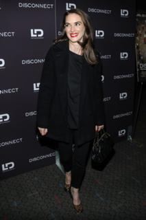 Winona Ryder feet photo thumbnail