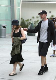 Winona Ryder feet photo thumbnail