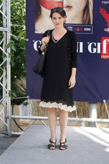 Winona Ryder feet photo thumbnail
