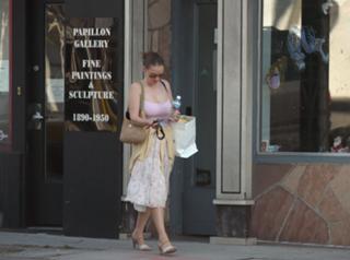 Winona Ryder feet photo thumbnail