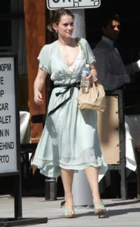 Winona Ryder feet photo thumbnail