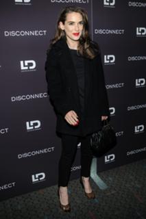 Winona Ryder feet photo thumbnail