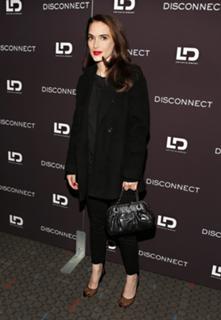 Winona Ryder feet photo thumbnail