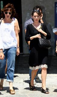Winona Ryder feet photo thumbnail