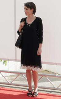 Winona Ryder feet photo thumbnail