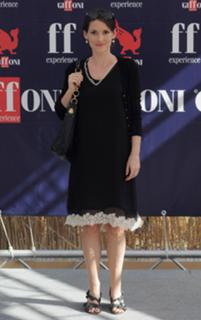 Winona Ryder feet photo thumbnail