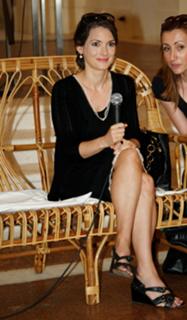 Winona Ryder feet photo thumbnail