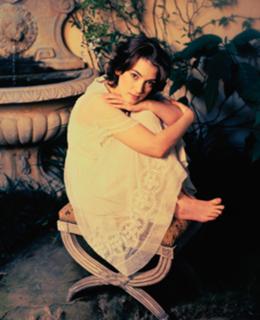 Winona Ryder feet photo thumbnail