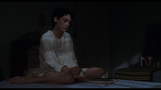Winona Ryder feet photo thumbnail