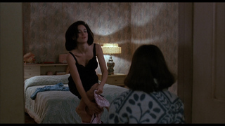 Winona Ryder feet photo thumbnail